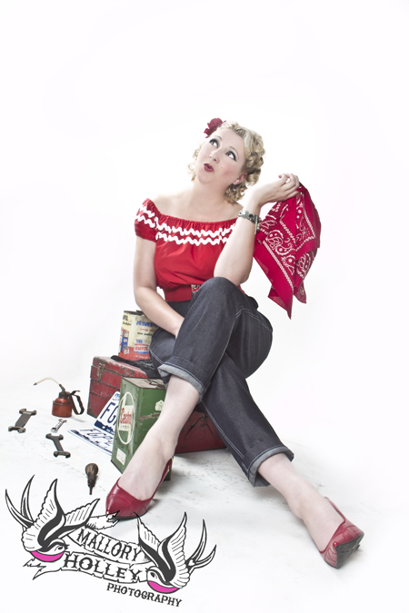 Kim Day -Copyright Mallory Holley Photography. Dressed by Vivien of Holloway. Hair: Little Red. Makeup: Denise Moretti.